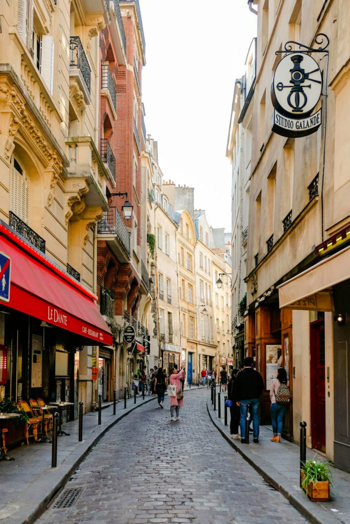 The trendy neighborhoods in Paris