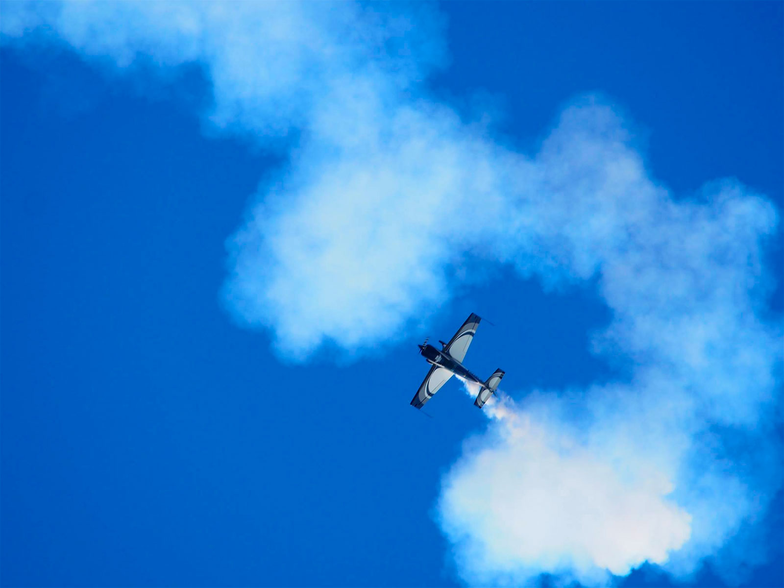 Aerobatic flight in La Roche sur Yon