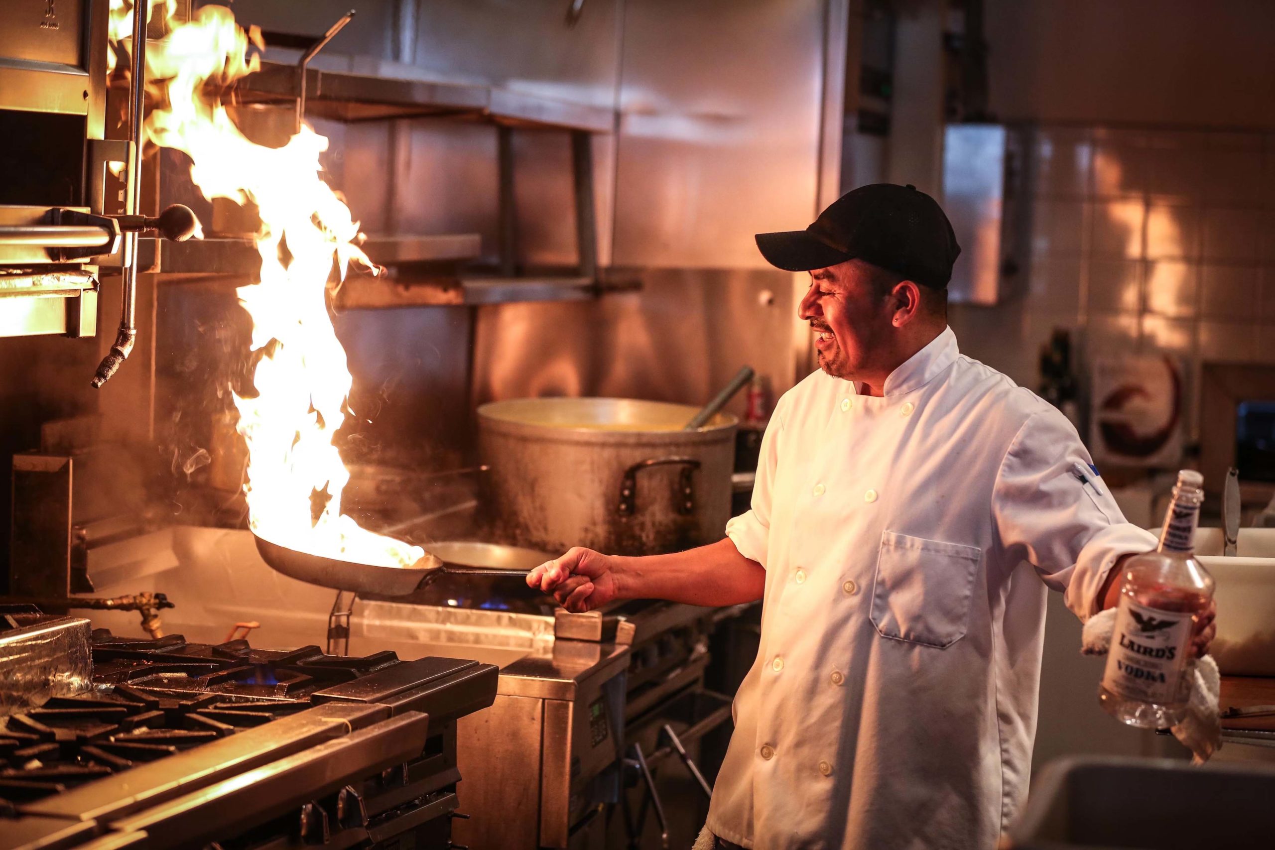 Evaluating a dish without tasting it: chefs' methods
