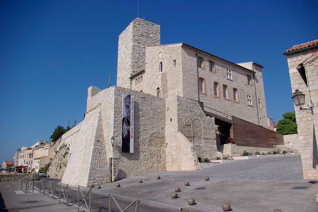 12 Must-See Châteaux to Visit in the South of France